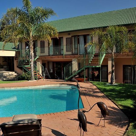 Claires Of Sandton Luxury Guest House Johannesburg Esterno foto