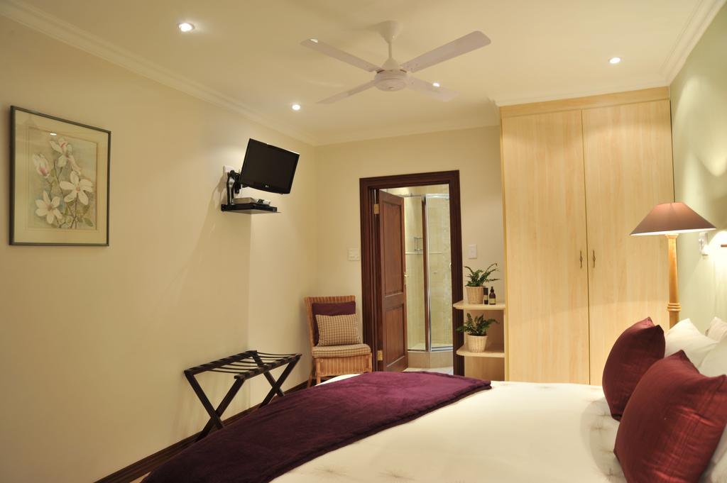 Claires Of Sandton Luxury Guest House Johannesburg Esterno foto