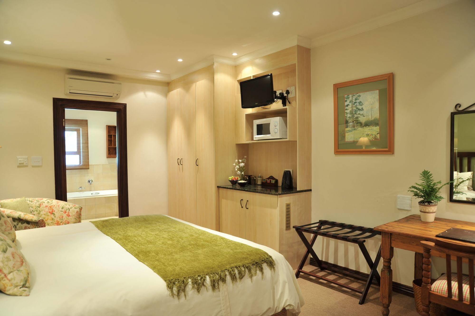 Claires Of Sandton Luxury Guest House Johannesburg Esterno foto