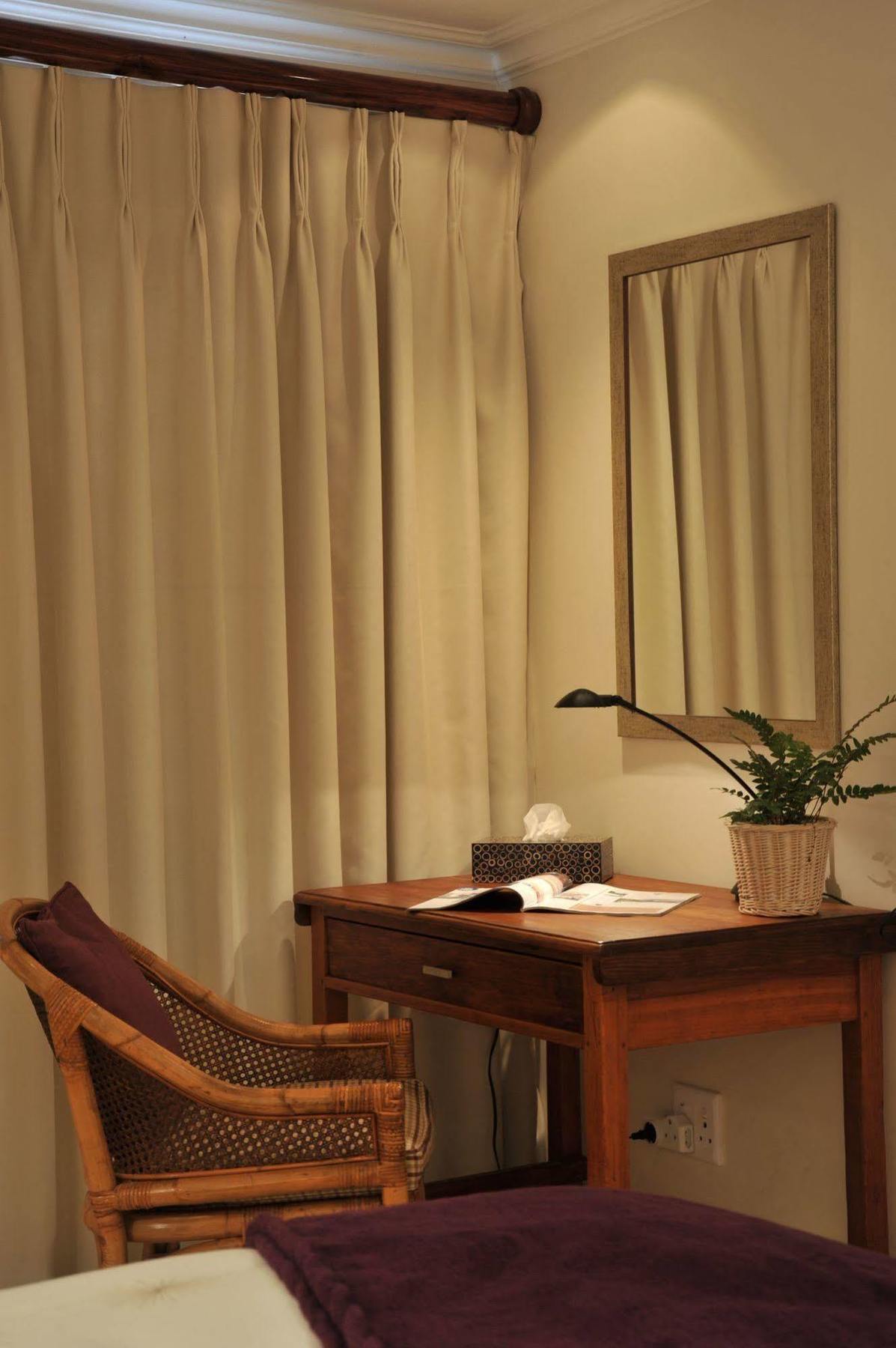 Claires Of Sandton Luxury Guest House Johannesburg Esterno foto