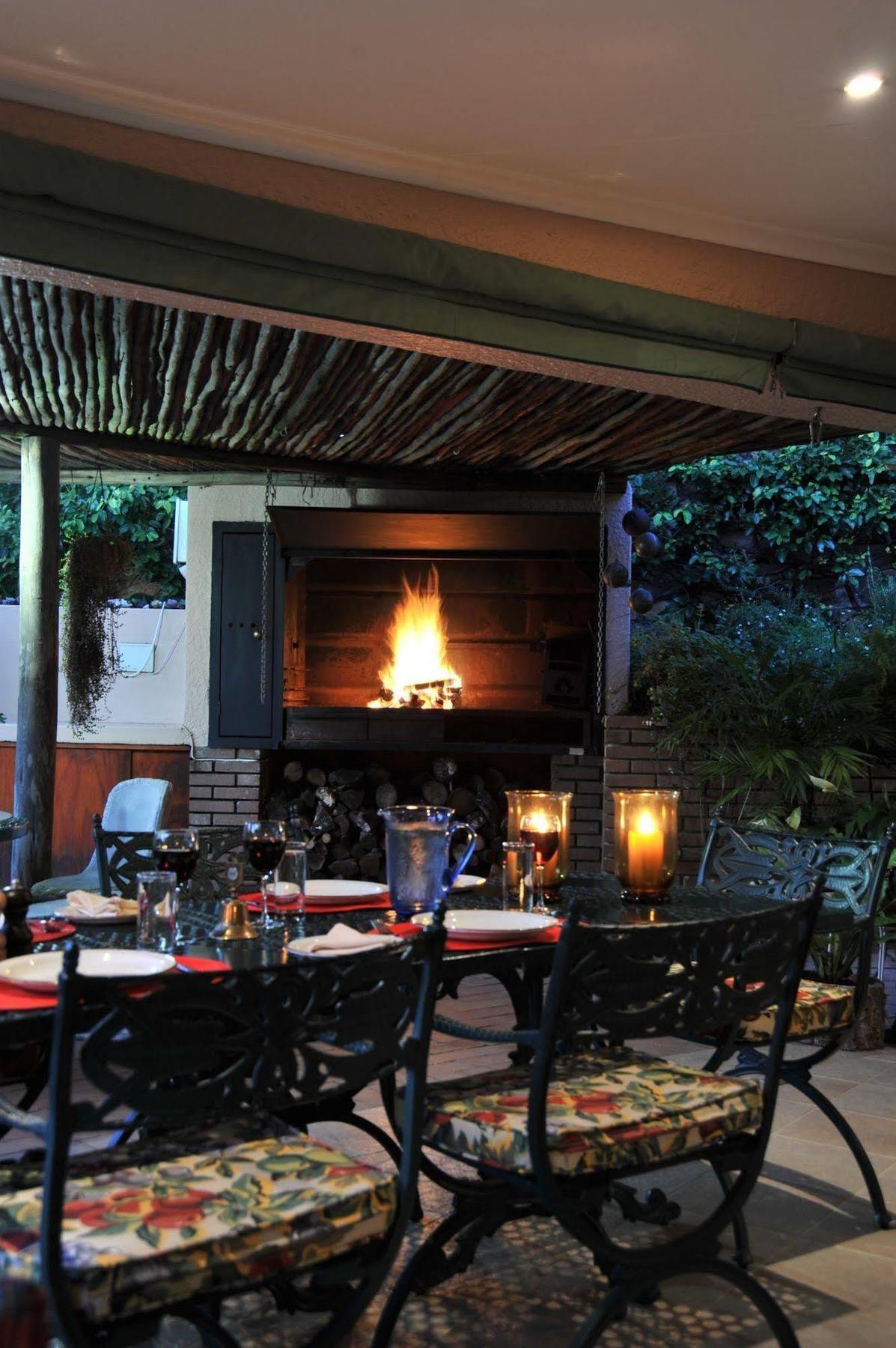 Claires Of Sandton Luxury Guest House Johannesburg Esterno foto