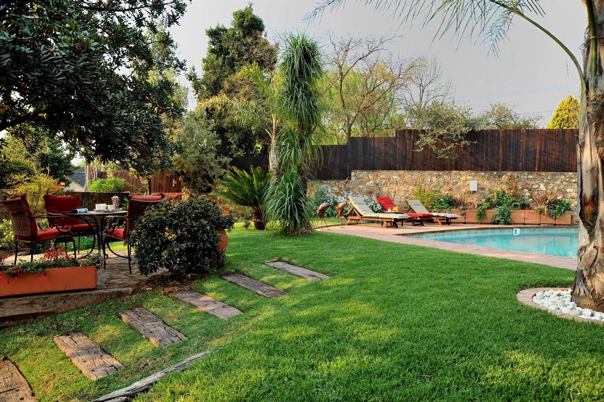 Claires Of Sandton Luxury Guest House Johannesburg Esterno foto