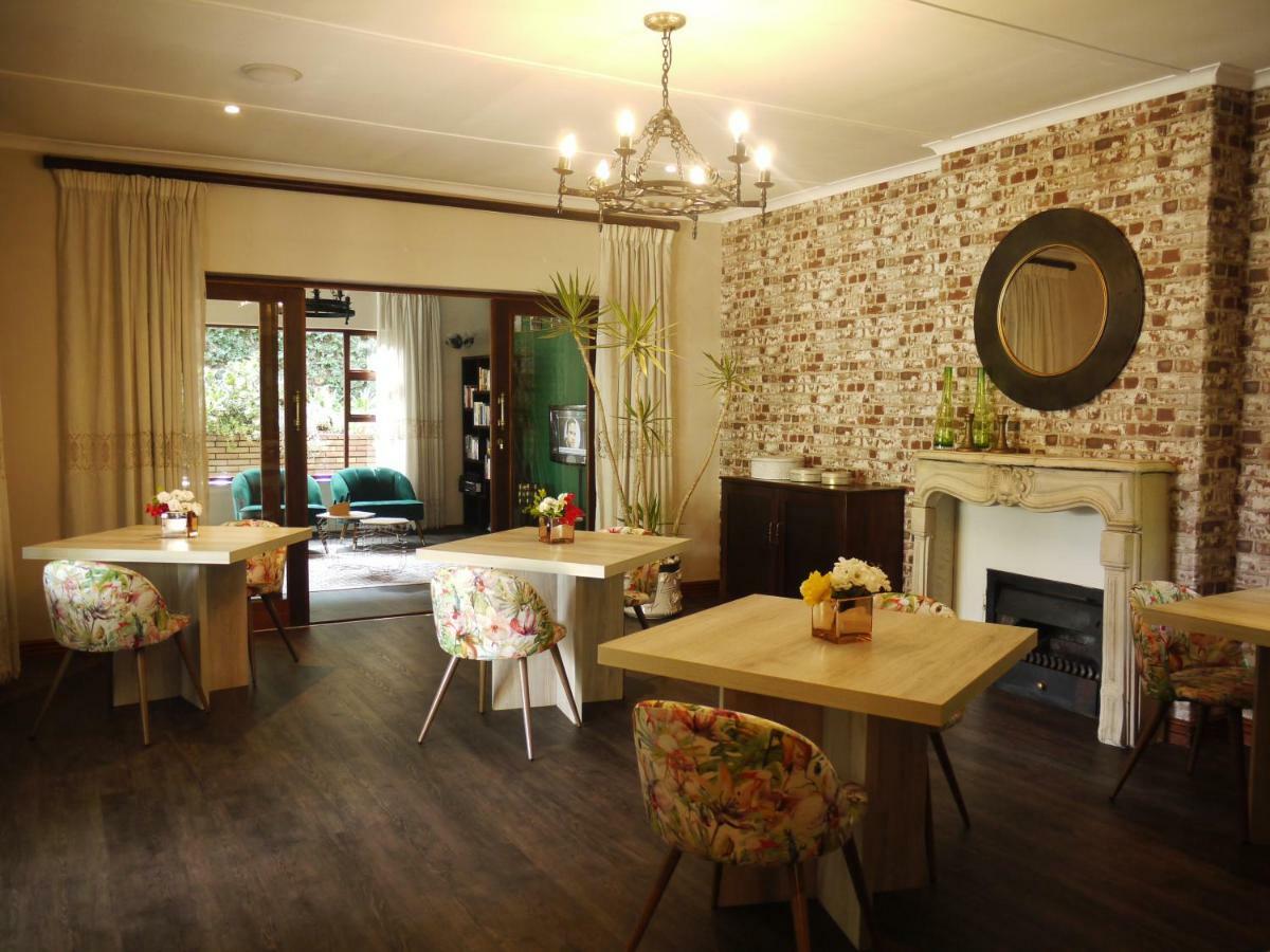 Claires Of Sandton Luxury Guest House Johannesburg Esterno foto